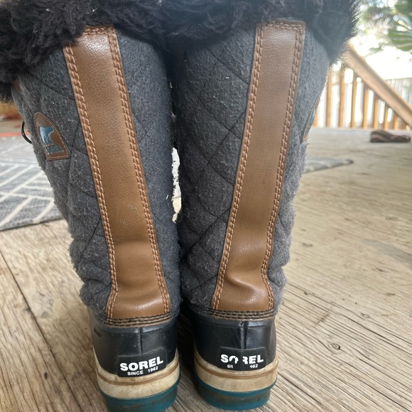 Sorel boots-used - Picture 3 of 3